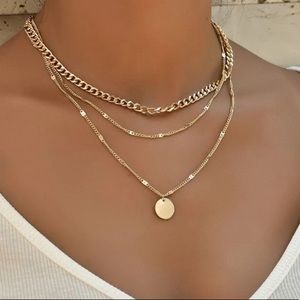 Pendant charm layered necklace